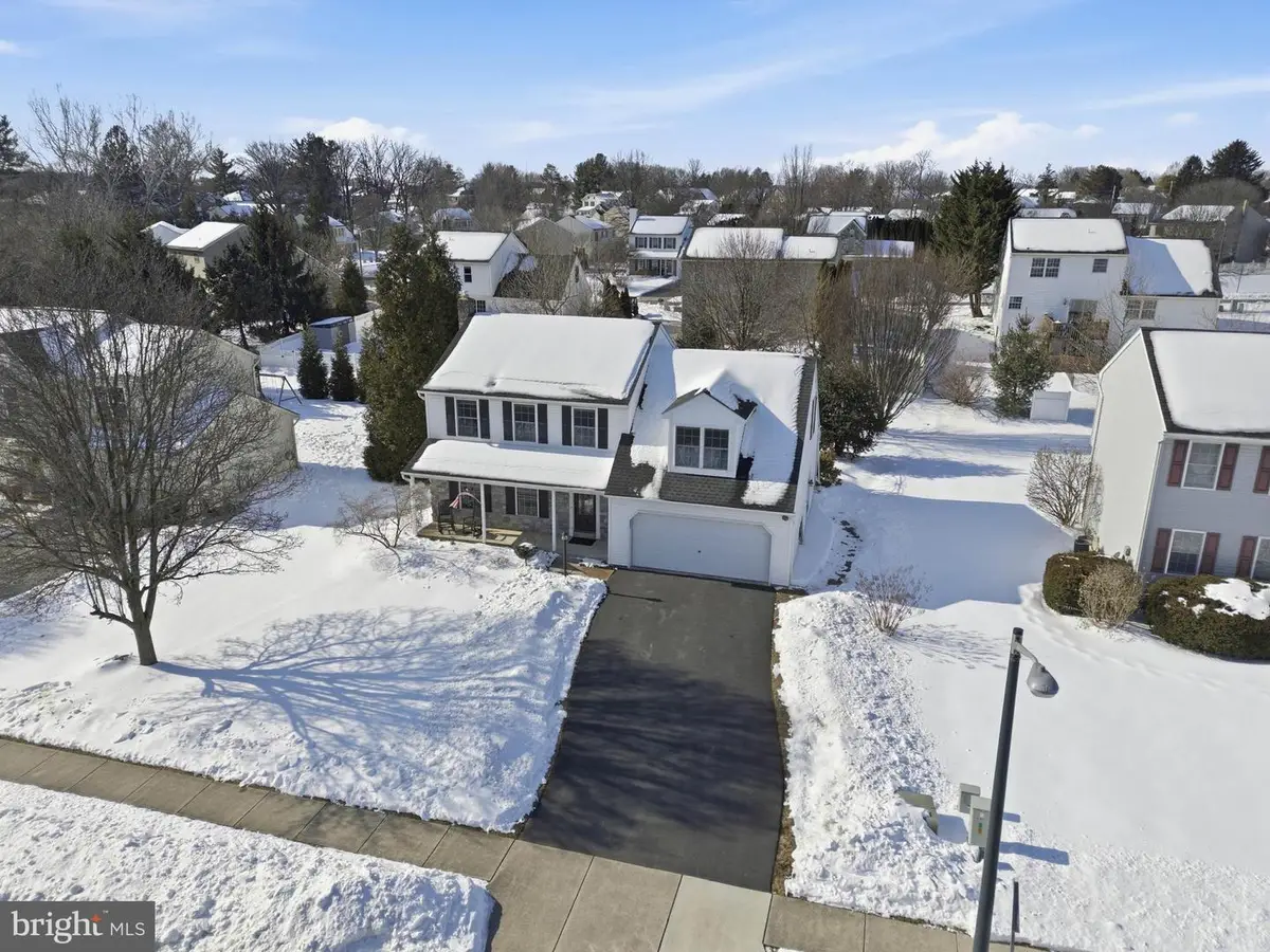 320 N New St, Lititz, PA 17543 - #1