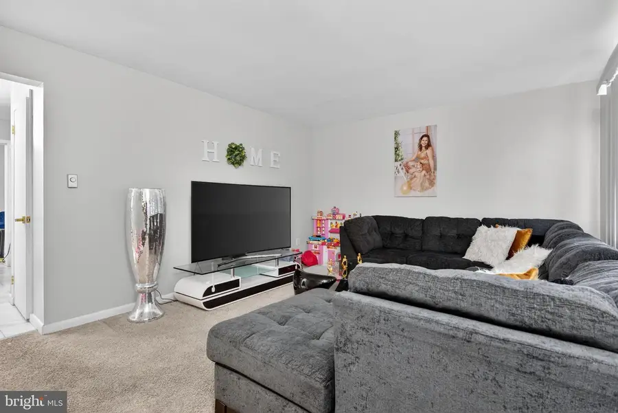 1111 Williamsburg Rd, Lancaster, PA 17603 - Image #3