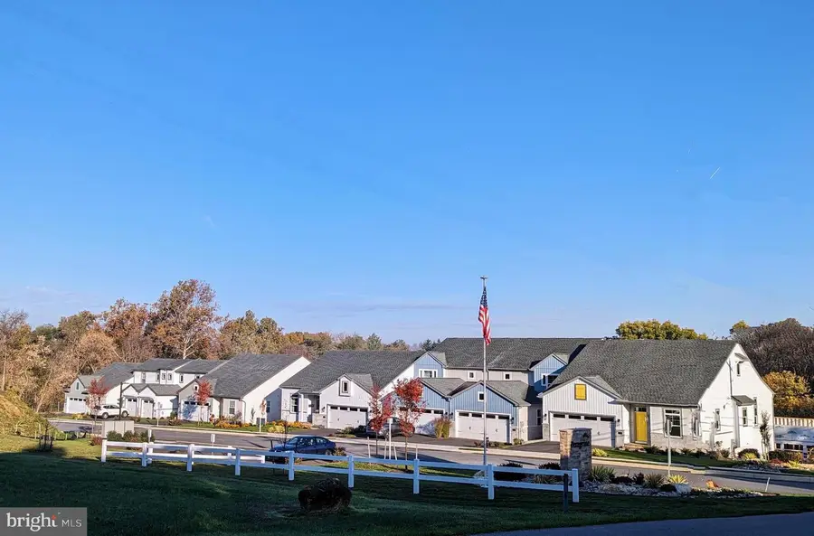 4334 Heather Ln #10, Columbia, PA 17512 - Image #3