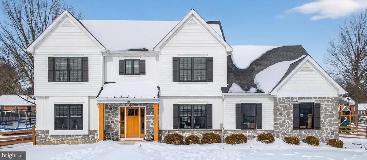 103 E Woods Dr, Lititz, PA 17543 - Image #1