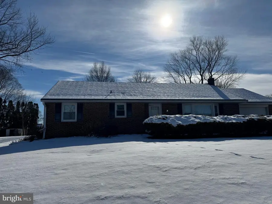 900 Cardinal Rd, Lancaster, PA 17601 - Image #2