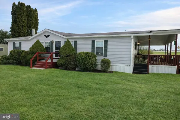 2 Log Ln, EAST EARL, PA 17519
