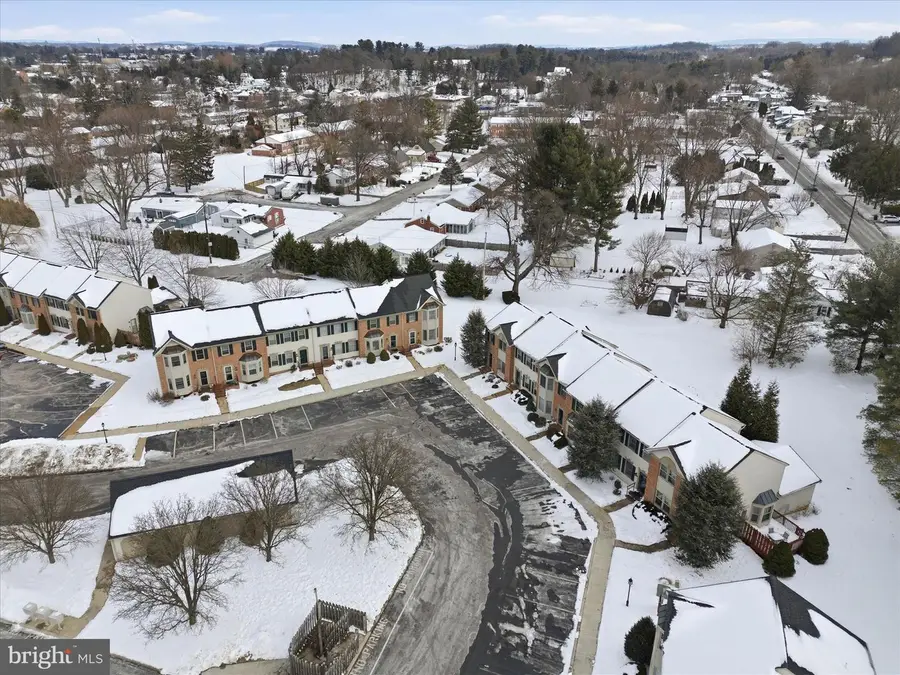 353 Cobblestone Ln, Lancaster, PA 17601 - Image #3