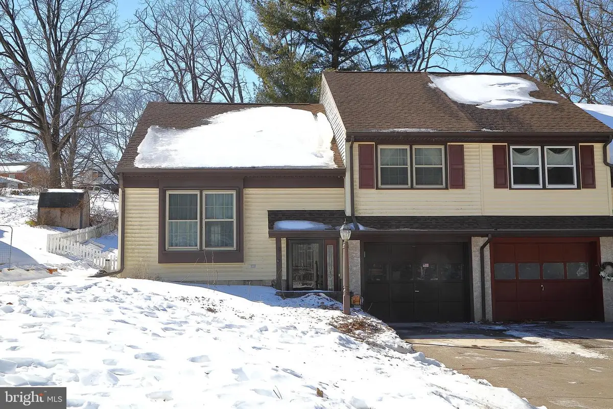 234 N 11th St, Akron, PA 17501 - #1