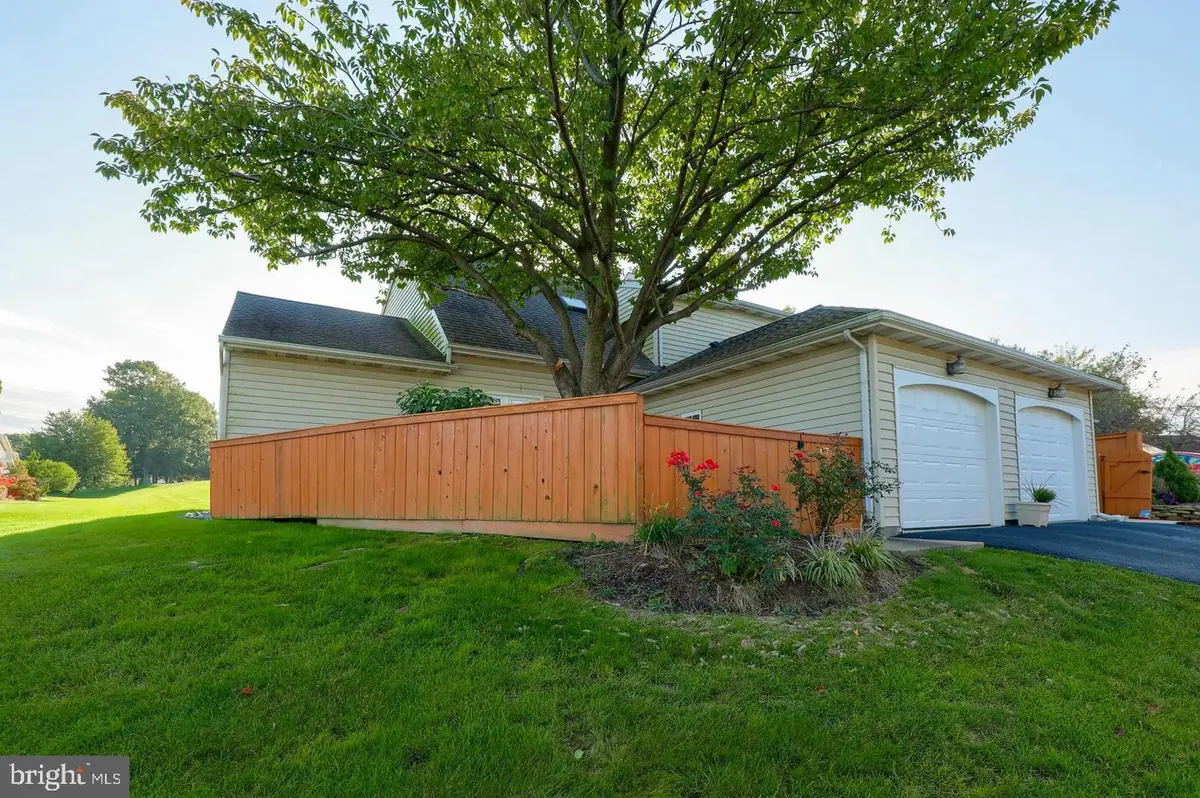 107 Treetops Dr, Lancaster, PA 17601 - Image #1