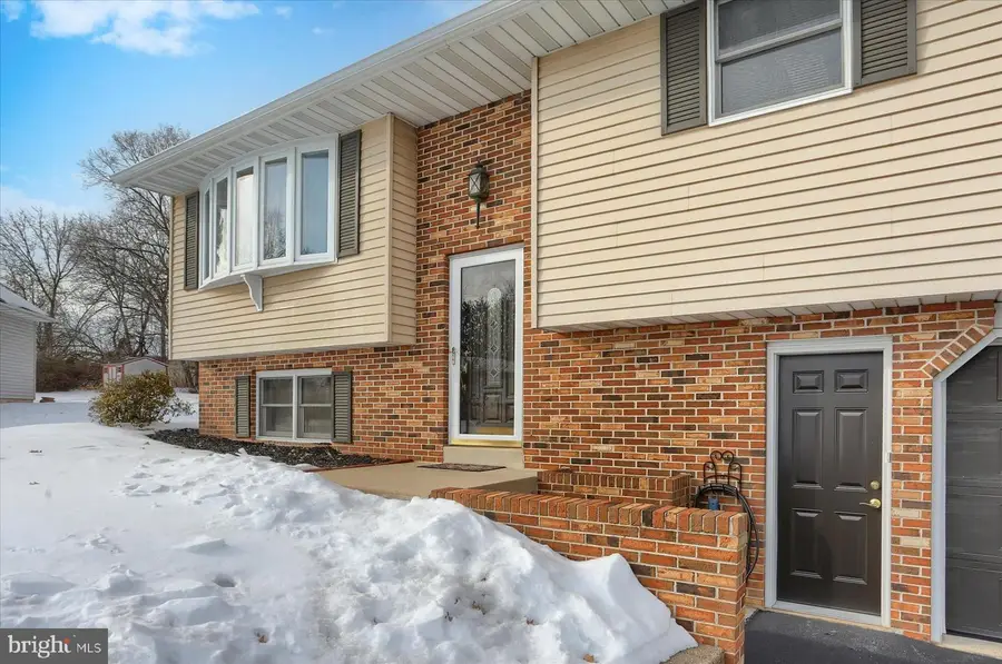 35 Dogwood Cir, Elizabethtown, PA 17022 - #2