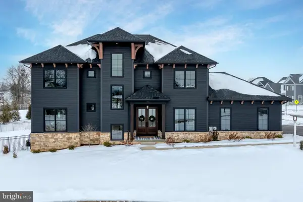 5848 Wild Lilac Dr #17, EAST PETERSBURG, PA 17520
