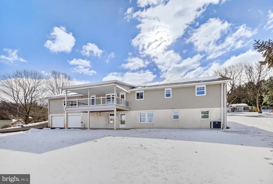 154 Valley View Dr, Ephrata, PA 17522 - #3