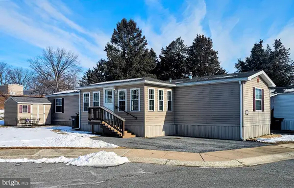 927 Emerald St, EPHRATA, PA 17522