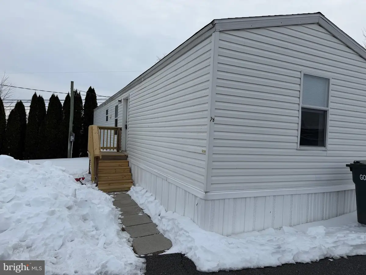 29 Hilltop Ave, Akron, PA 17501 - #1