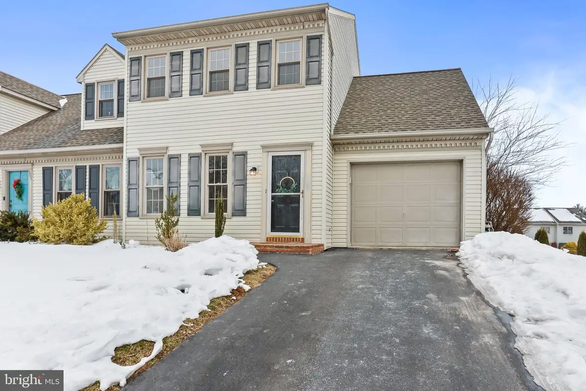 705 Fieldstone Ln, Elizabethtown, PA 17022 - #1