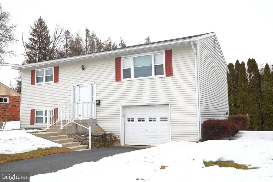 213 N Locust St, Lititz, PA 17543 - #2