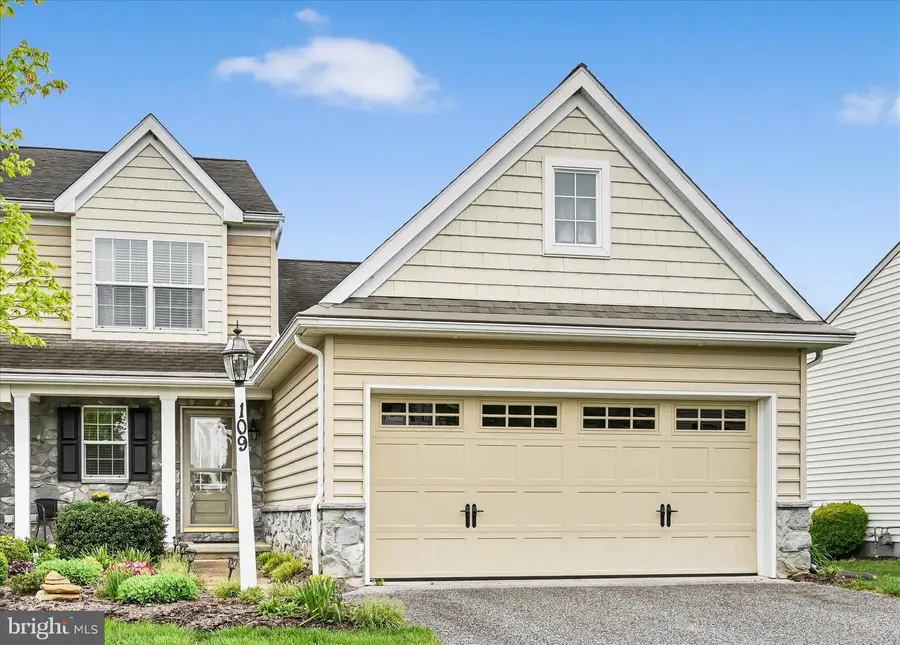 109 Waypoint Dr, Lancaster, PA 17603 - #2