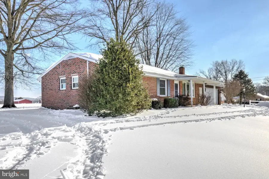 720 S Cocalico Rd, Denver, PA 17517 - #2