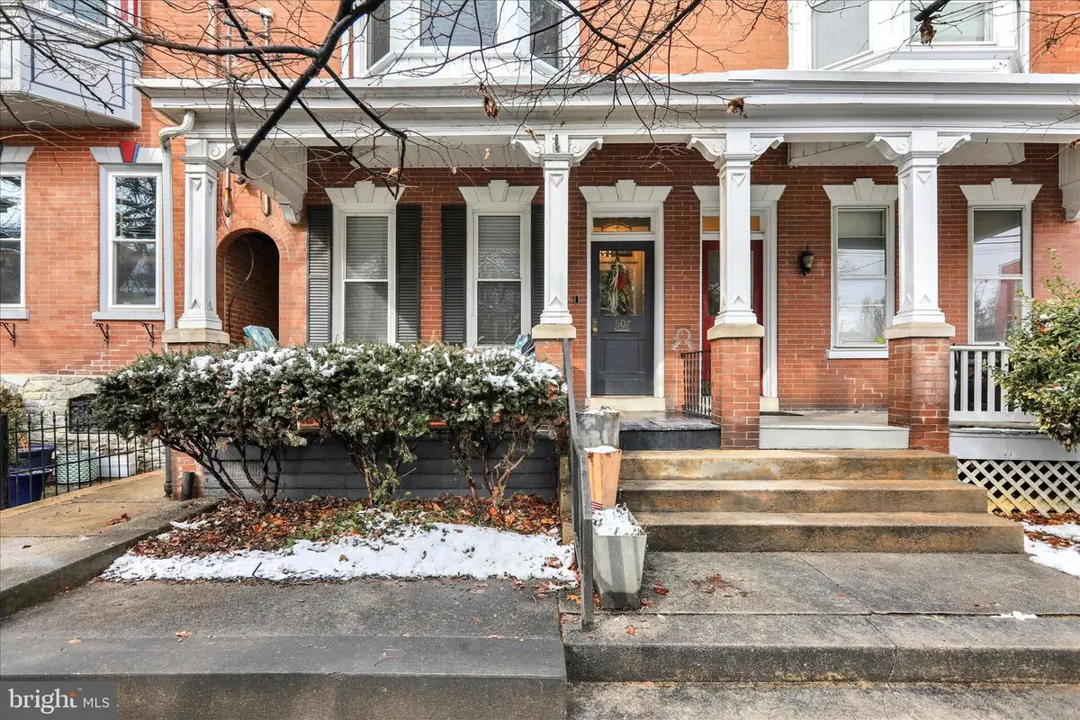 607 W Chestnut St, Lancaster, PA 17603 - #1