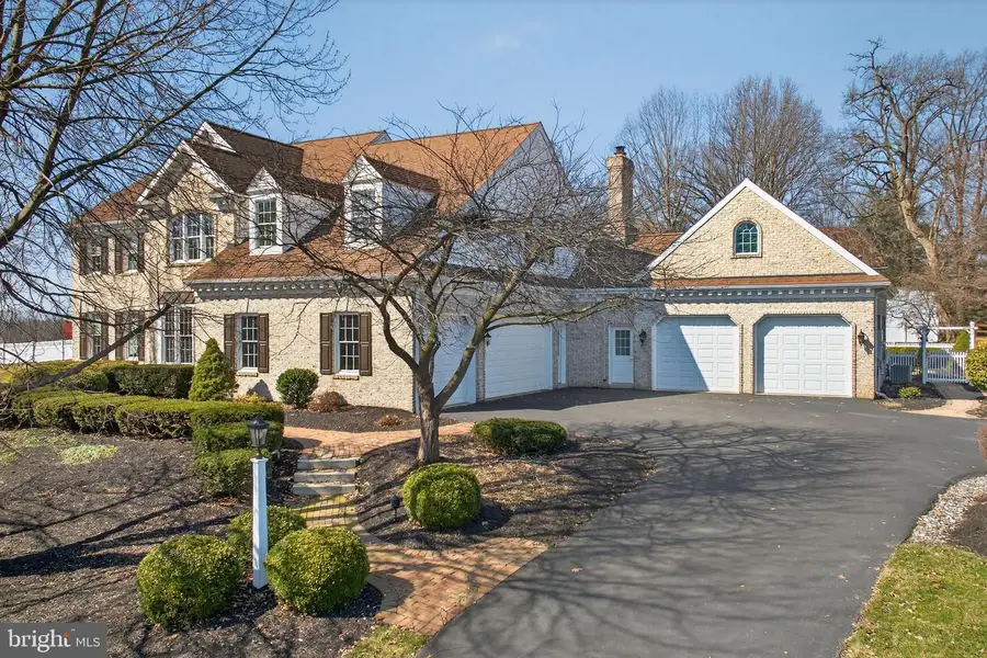 1137 Oakmont Dr, Lancaster, PA 17601 - #3