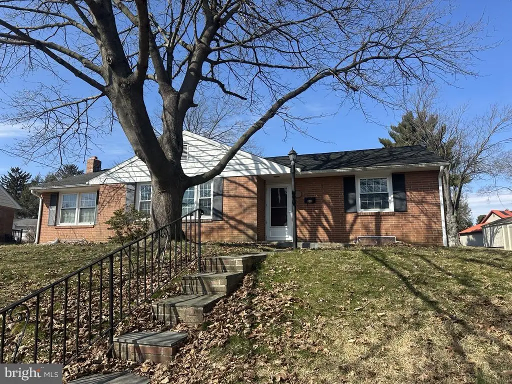 549 Oak Ridge Dr, Millersville, PA 17551 - #1