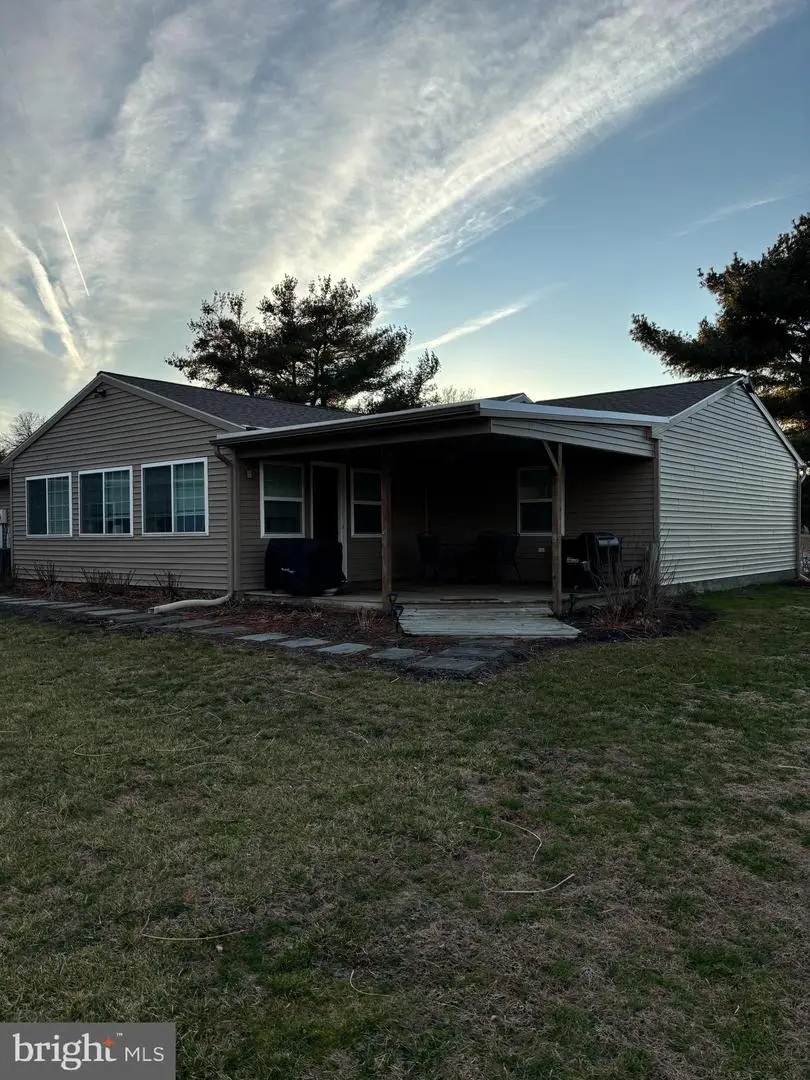 501 Goldfinch Dr, Columbia, PA 17512 - #2