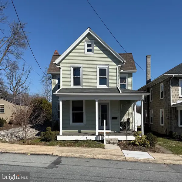345 N Hanover St, ELIZABETHTOWN, PA 17022
