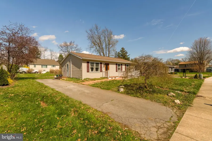533 Martin Ave, Mount Joy, PA 17552 - #2