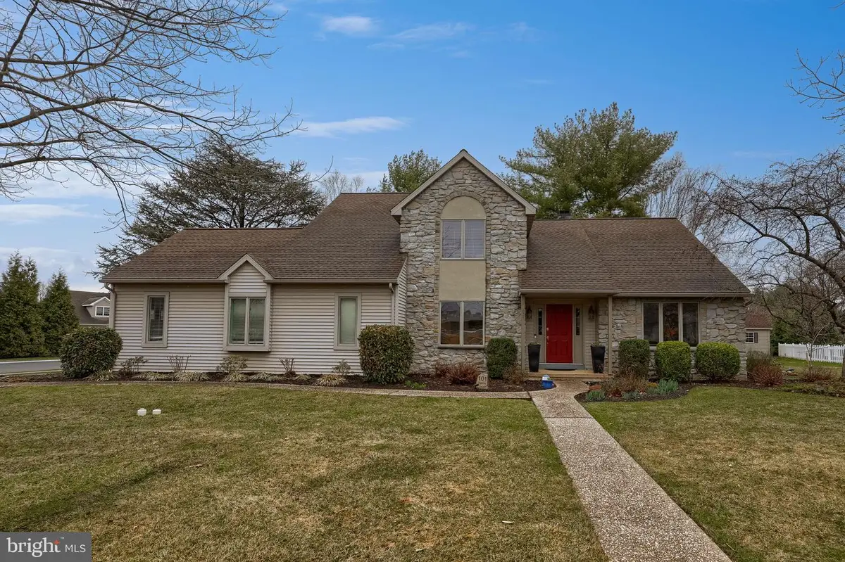 101 Chapel Ln, Brownstown, PA 17508 - #1