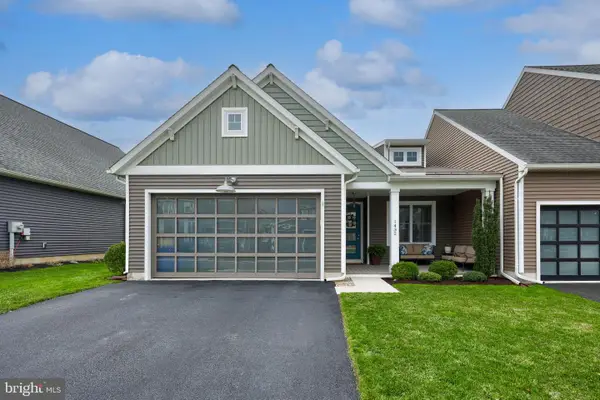 1432 Willow Creek Dr, MOUNT JOY, PA 17552