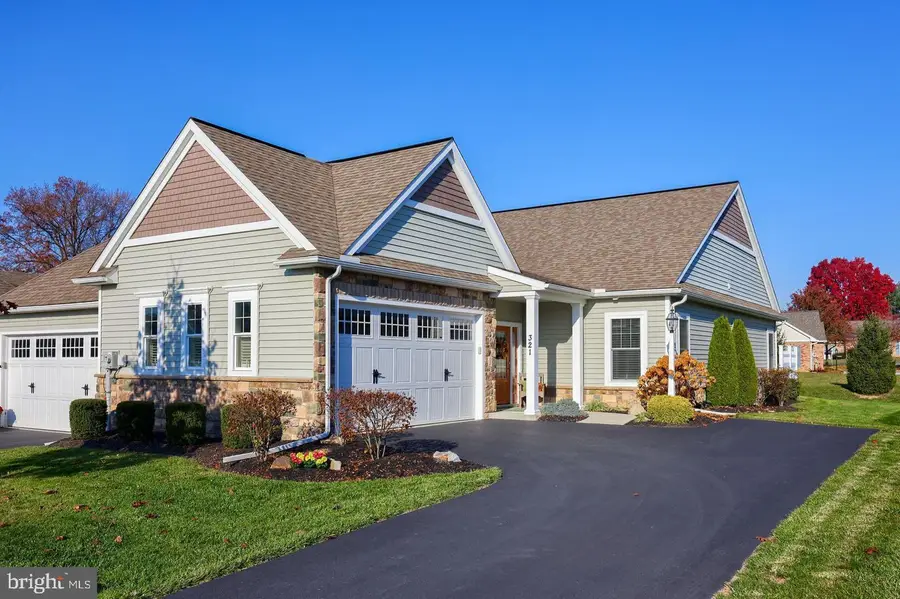 321 Pin Oak Dr, Lititz, PA 17543 - #2