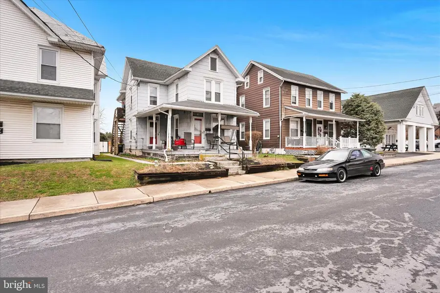 28 S Roberts Ave, New Holland, PA 17557 - #3