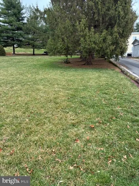 W Queen St, Ephrata, PA 17522 - #2