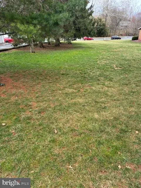 W Queen St, Ephrata, PA 17522 - #3