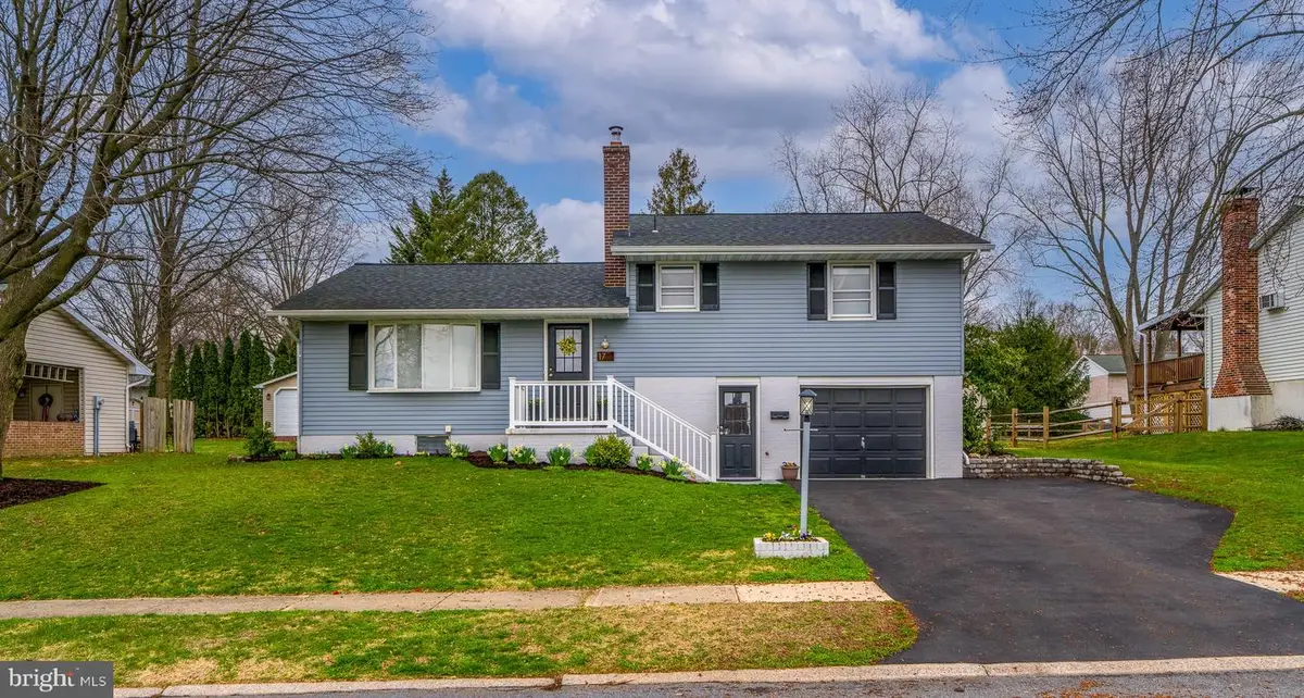 17 Briarcliff Rd, Elizabethtown, PA 17022 - #1
