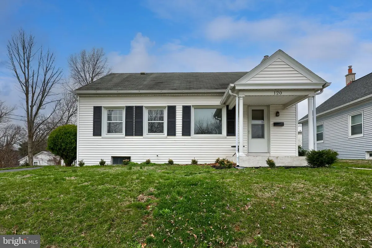 120 N Locust St, Elizabethtown, PA 17022 - #1