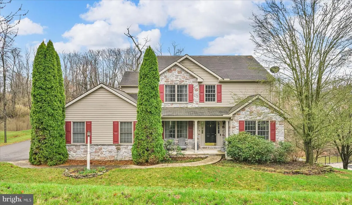 114 Crimson Ln, Elizabethtown, PA 17022 - #1