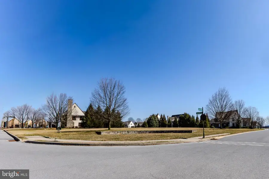 902 Bent Creek Dr, Lititz, PA 17543 - #2
