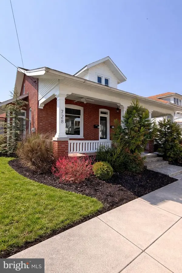 728 Main St, AKRON, PA 17501