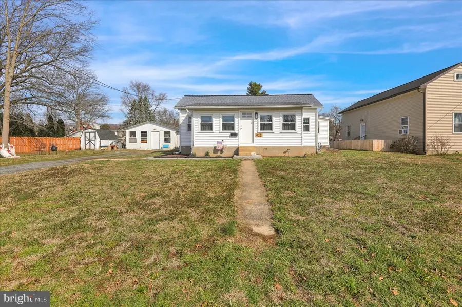 923 Mifflin St, Columbia, PA 17512 - #2