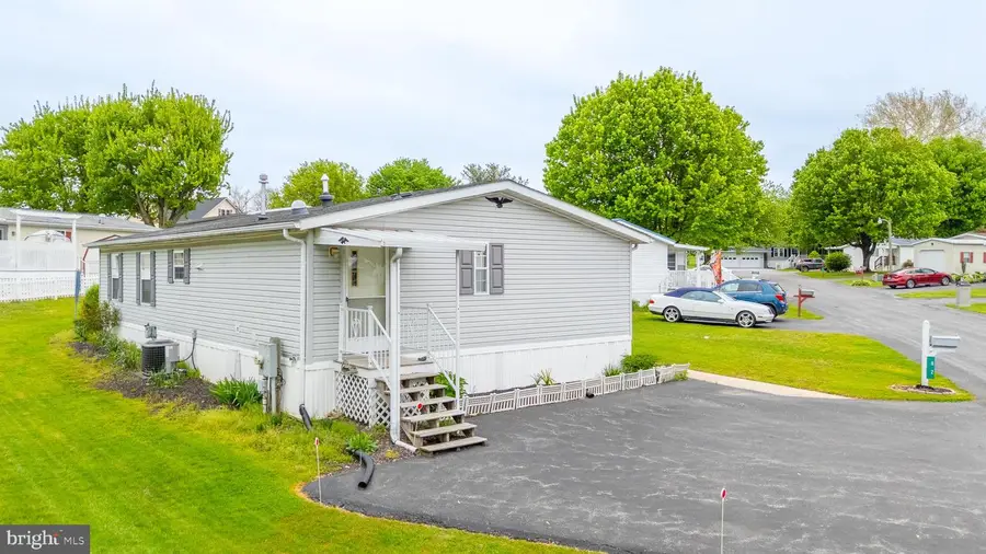 82 Taylor Dr, Ronks, PA 17572 - #2