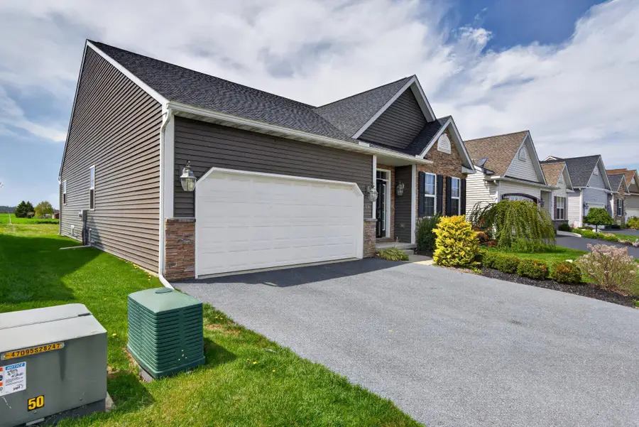 516 Jared Way, New Holland, PA 17557 - #3