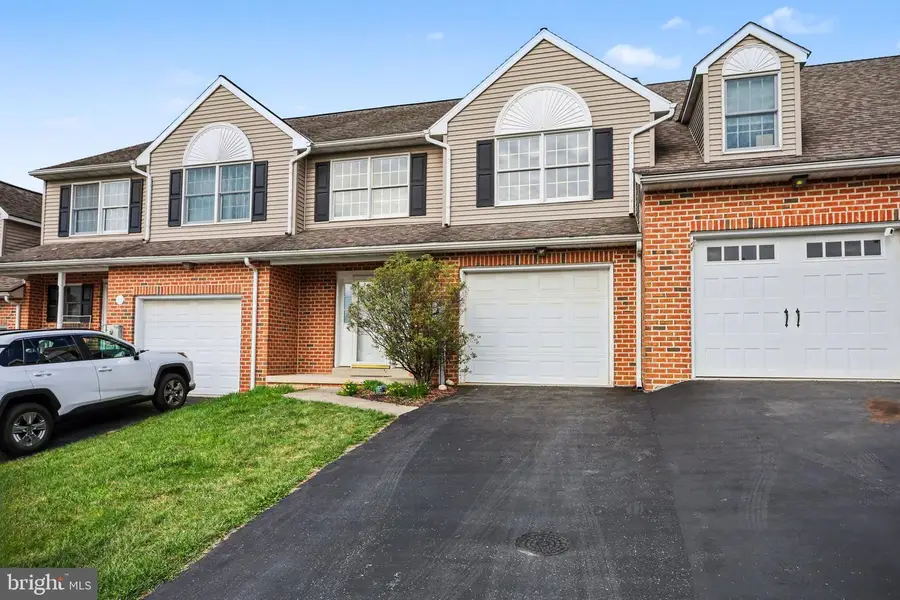 476 Hillside Dr, Mountville, PA 17554 - #2