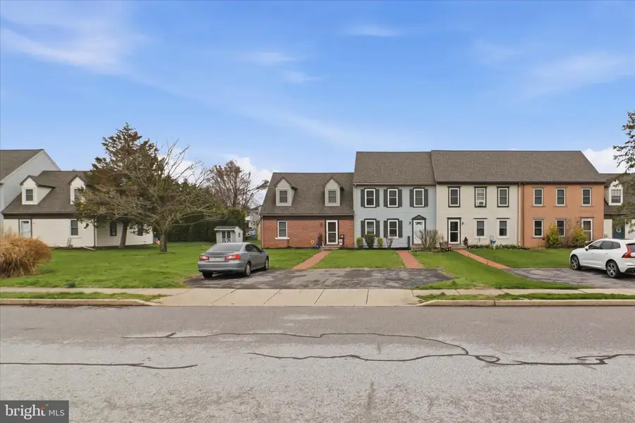 129 Carriage House Dr, Willow Street, PA 17584 - #2