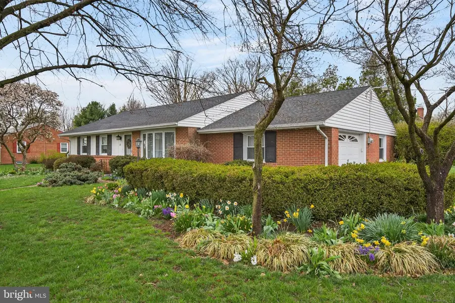 21 Violet Ave, Willow Street, PA 17584 - #3