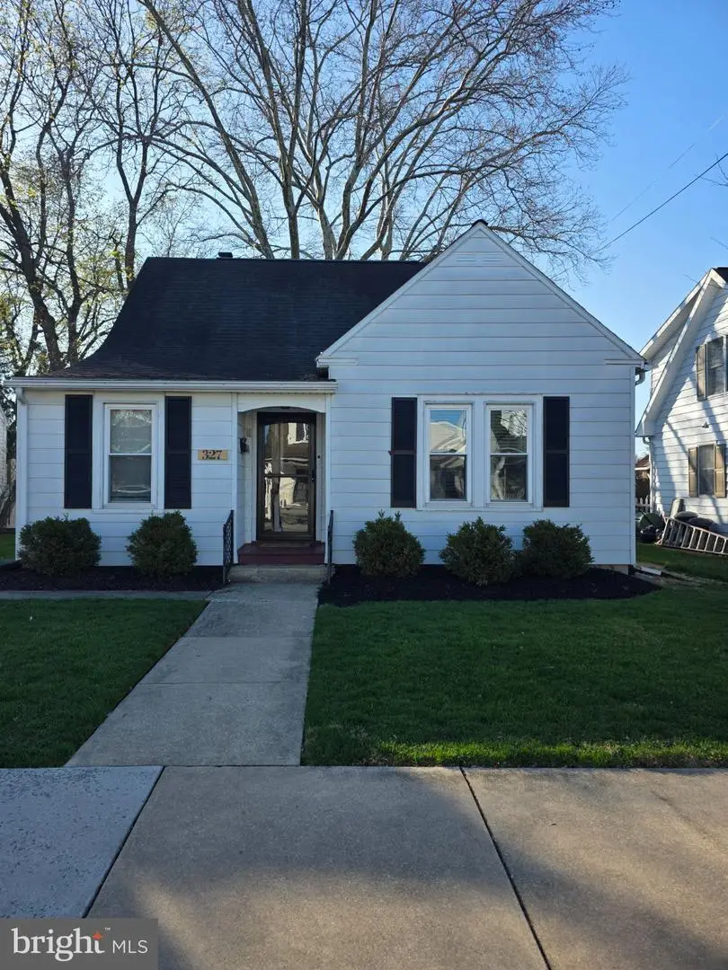 327 Dover St, Manheim, PA 17545 - #1
