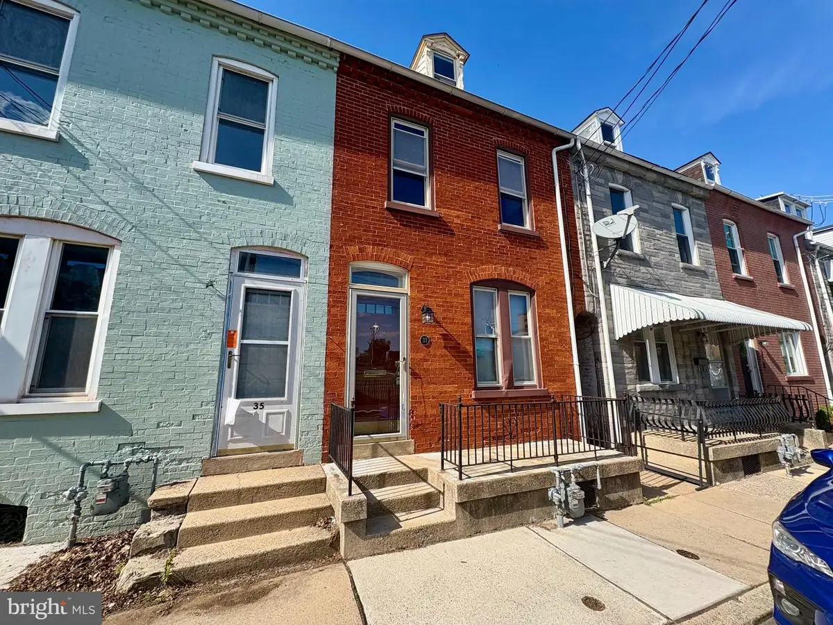 33 W Frederick St, Lancaster, PA 17603 - #1