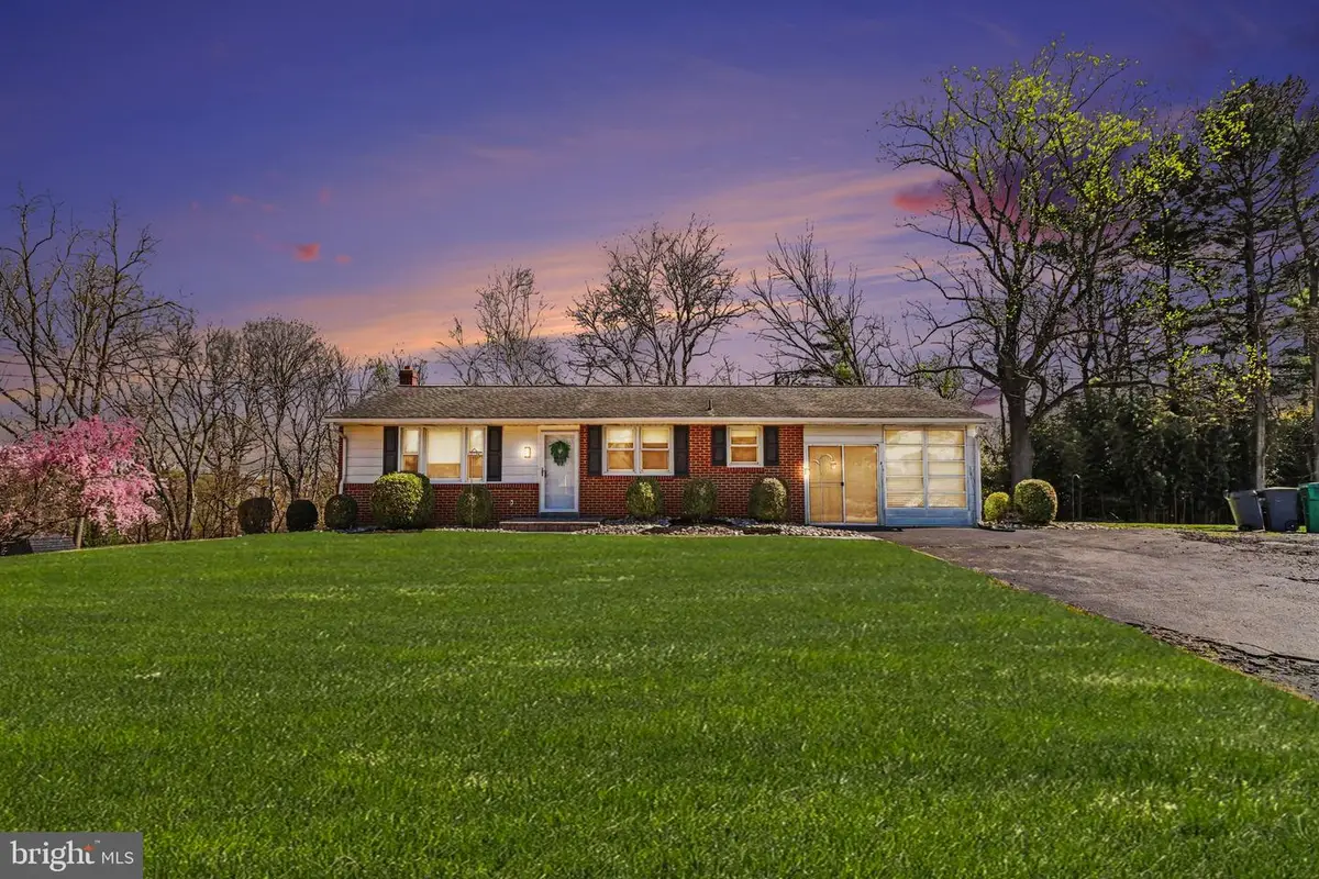 913 Stehman Rd, Millersville, PA 17551 - #1