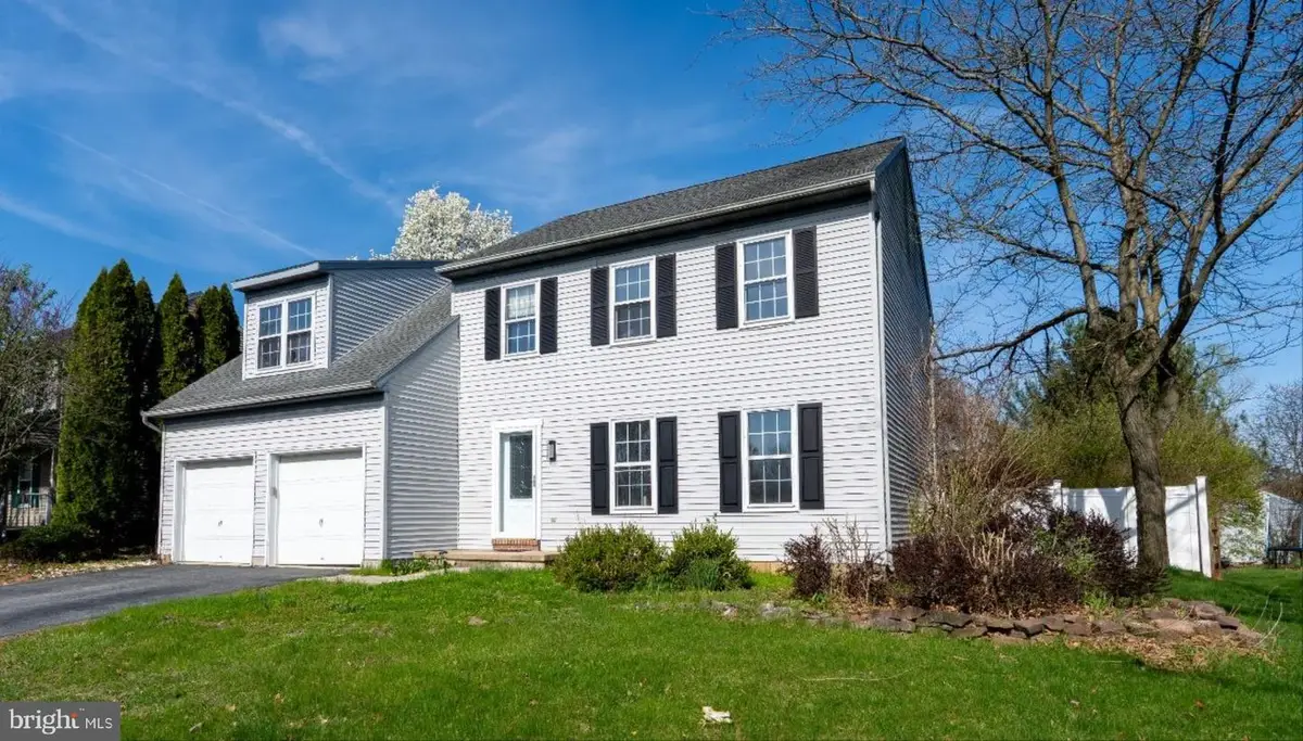 195 Village Spring Ln, Reinholds, PA 17569 - #1