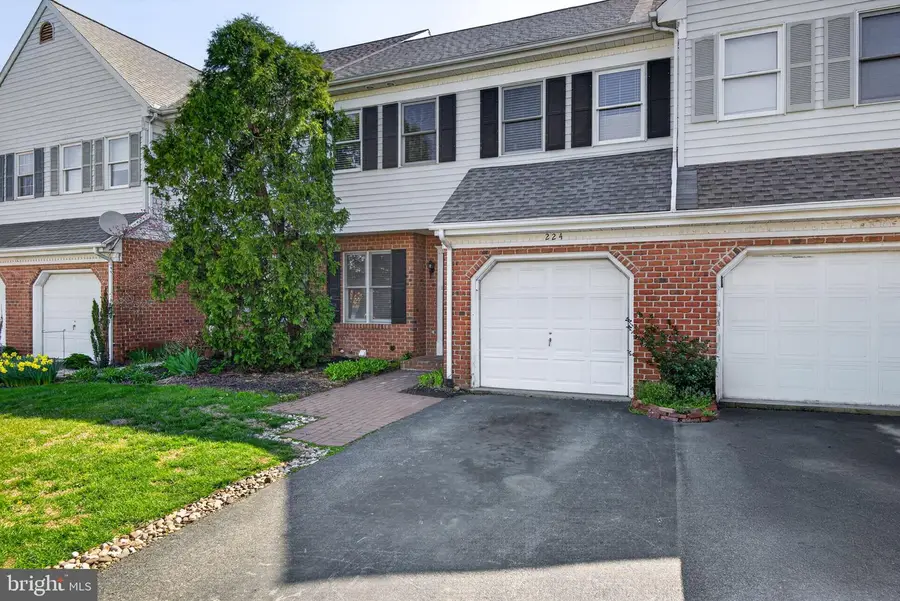 224 Providence Pl, Mountville, PA 17554 - #2