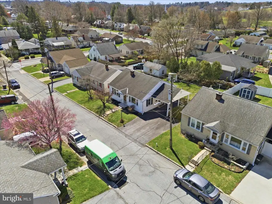 216 N Pitt St, Manheim, PA 17545 - #3
