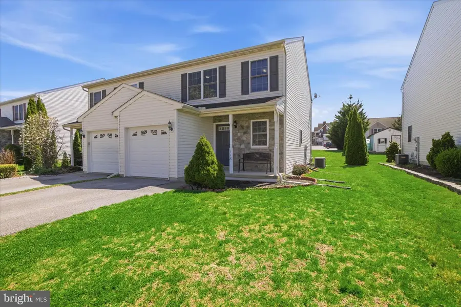 118 E Broad St, New Holland, PA 17557 - #3