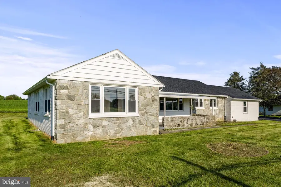 725 Marticville Rd, Pequea, PA 17565 - #3