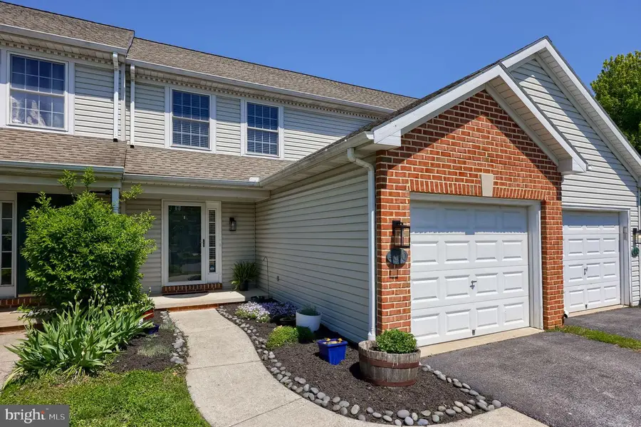 4050 Parkside Ct, Mount Joy, PA 17552 - #3